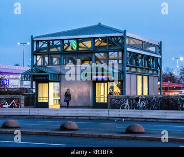 Berlin -. Heidelberger Platz S-Bahn Station Stockfoto