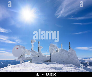 Puchberg am Schneeberg Schneeberg: Berg, Gipfel Klosterwappen, verschneite Radar Station in Wiener Alpen, Alpen, Steiermark, Niederösterreich, Stockfoto