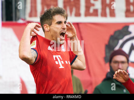 München, Deutschland. 23. Februar, 2019. Javi Martinez, FCB 8 feiert sein Ziel für 1-0, Freude, Lachen, feiern, 1-0 FC BAYERN MÜNCHEN - Hertha BSC Berlin - DFL-Bestimmungen verbieten die Verwendung von Fotografien als BILDSEQUENZEN und/oder quasi-VIDEO - 1. Deutsche Fussball Liga, München, 23. Februar 2019 Saison 2018/2019, Spieltag 24, FCB, München, © Peter Schatz/Alamy leben Nachrichten Stockfoto