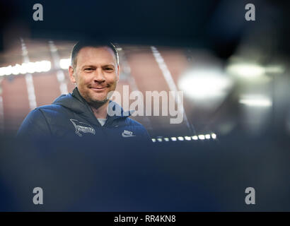 München, Deutschland. 23. Februar, 2019. Pal DARDAI, Hertha Head Coach, Team Manager action, Einzelbild, Mimik, halbe Größe, Porträt, FC BAYERN MÜNCHEN - Hertha BSC Berlin 1-0-DFL-Bestimmungen verbieten die Verwendung von Fotografien als BILDSEQUENZEN und/oder quasi-VIDEO - 1. Deutsche Fussball Liga, München, 23. Februar 2019 Saison 2018/2019, Spieltag 24, FCB, München, © Peter Schatz/Alamy leben Nachrichten Stockfoto