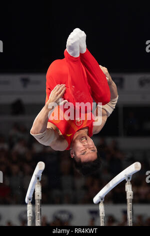 Melbourne, Australien. 24 Feb, 2019. Sie Chinas Hao konkurriert, während parallel Bars final World Cup Gymnastik in Melbourne, Australien, am 24.02.2019. Sie Hao gewann die Goldmedaille mit einem Ergebnis von 15.066. Credit: Bai Xue/Xinhua/Alamy leben Nachrichten Stockfoto