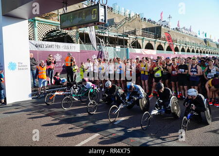 Brighton Halbmarathon 2019 Rollstuhlfahrer, Madeira Drive, East Sussex UK Stockfoto