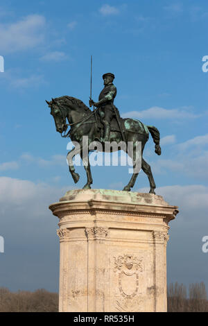 Statue von Anne de Montmorency (1493-1567) von Paul Dubois (1896), sculpted im Château de Chantilly, Oise, Frankreich Stockfoto