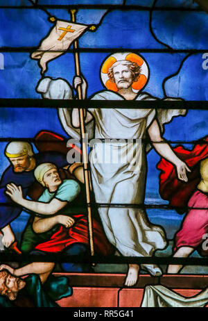 Glasmalereien in der Kirche von St. Severin, Latin, Paris, Frankreich, die Jesus auf wundersame Weise steigt aus dem Grab Stockfoto