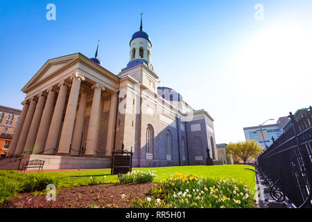 Baltimore Basilika gegen den blauen Himmel Maryland, USA Stockfoto