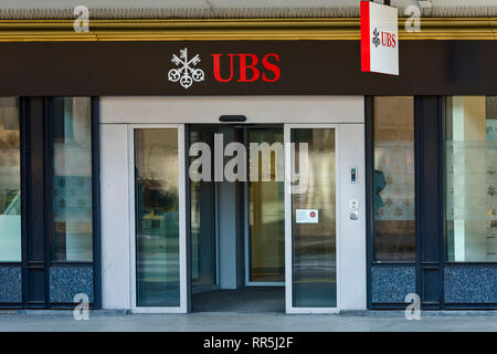 Genf, Schweiz - 23. Februar 2019: Eintrag einer lokalen Niederlassung der UBS (Union Bank Schweiz) in Genf, Schweiz Stockfoto