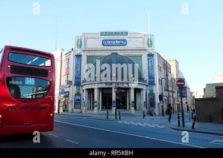 Die Außenseite des O2 Academy Brixton, Gebäude in South London UK KATHY DEWITT Stockfoto