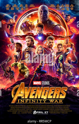 Avengers: Infinity Krieg (2018) Regie: Anthony Russo, Joe Russo und Hauptdarsteller Robert Downey Jr., Chris Evans, Mark Ruffalo, Chris Hemsworth, und Scarlett Johansson. Die Rächer mit den Helden über die Marvel Universum zu stoppen Thanos Erhebung der noch unendlich Steine und die Zerstörung der Erde. Stockfoto