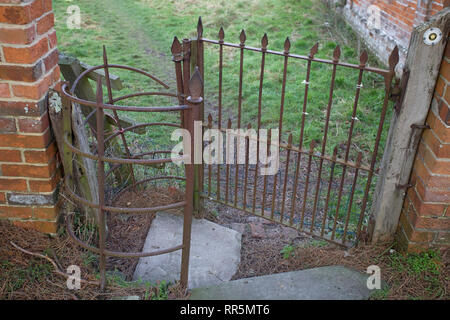 Schmiedeeisen kissing Gate Stockfoto