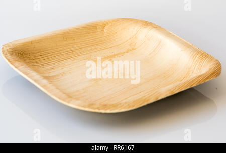 Biologisch abbaubar Umweltfreundlich, Geschirr, Teller und Löffel von Palm Leaf gemacht und Holz Stockfoto