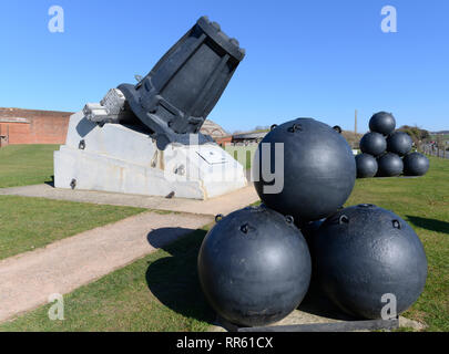 Große Mörtel auf Anzeige an Fort Nelson Royal Armouries Museum, Portsdown Hill, Portsmouth, Hampshire, England, Großbritannien Stockfoto