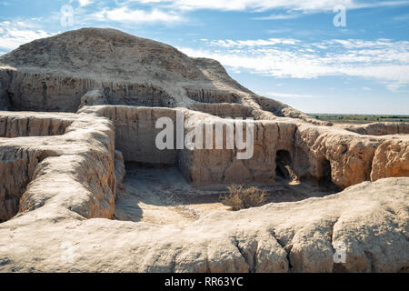 Mauern der antiken Siedlung Toprak-Kala (Toprak Qala) in der kyzylkum Wüste, Karakalpakstan, Usbekistan, in Zentralasien Stockfoto