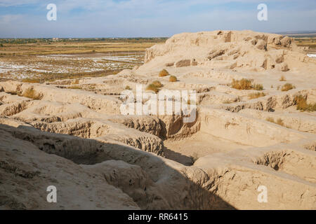 Alte Festung Toprak-Kala (Toprak Qala) in der kyzylkum Wüste, Karakalpakstan, Usbekistan, in Zentralasien Stockfoto