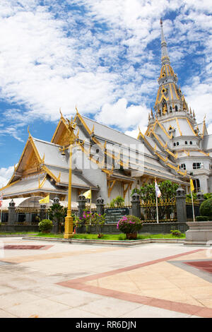 Ubosot Wat Sothon Wararam Worawihan für thailändische Leute Respekt Gebet und Segen von Luang Phor Sothorn Buddha Statue am 4. Juli 2018 in Chachoeng Stockfoto