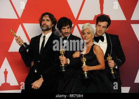 Los Angeles, CA, USA. 24 Feb, 2019. Lady Gaga, Andrew Wyatt, Anthony Rossomando, Mark Ronson im Presseraum für die 91 Academy Awards - Presseraum, die Dolby Theater in Hollywood und Highland Center, Los Angeles, CA, 24. Februar 2019. Credit: Elizabeth Goodenough/Everett Collection/Alamy leben Nachrichten Stockfoto