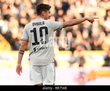 Bologna, Italien. 24 Feb, 2019. Juventus Paulo Dybala feiert sein Ziel während einer Serie ein Fußballspiel zwischen Bologna und FC Juventus in Bologna, Italien, 24.02.2019. FC Juventus Turin gewann 1:0. Credit: Augusto Casasoli/Xinhua/Alamy leben Nachrichten Stockfoto