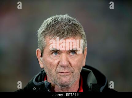 Düsseldorf, Deutschland. 23 Feb, 2019. Trainer Friedhelm FUNKEL (D) Fussball 1. Fussballbundesliga, 23. Spieltag Fortuna Düsseldorf (D) - FC Nürnberg (N), 23.02.2019 in Düsseldorf/Deutschland. ##DFL-Bestimmungen verbieten die Verwendung von Fotografien als Bildsequenzen und/oder quasi-Video## | Verwendung der weltweiten Kredit: dpa/Alamy leben Nachrichten Stockfoto