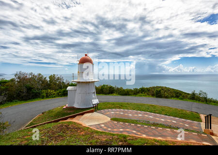 Grassy Hill Licht mit Blick auf einen Sturm auf dem Meer, Cooktown, Far North Queensland, Queensland, FNQ, Australien Stockfoto