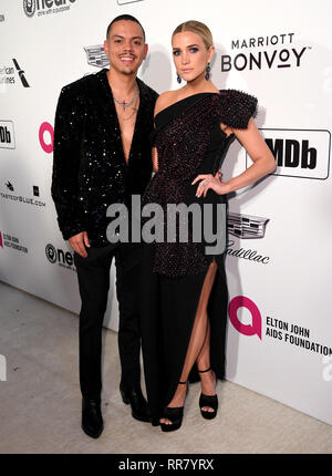 Evan Ross und Ashlee Simpson an der Elton John AIDS Foundation Viewing Party in West Hollywood Park, Los Angeles, Kalifornien, USA. Stockfoto