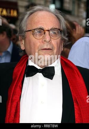 Apr 20, 2015 - London, England, UK-Frank Sinatra: Der Mensch und seine Musik Drücken Sie die Taste Nacht, im Palladium - VIP-Ankunft Foto zeigt: Sylvester McCoy Stockfoto