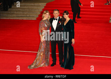 Oct 26, 2015 - London, England, UK-James Bond Spectre Weltpremiere statt in der Royal Albert Hall: - Foto zeigt: Daniel Craig und Monica Bellucci Lea Stockfoto