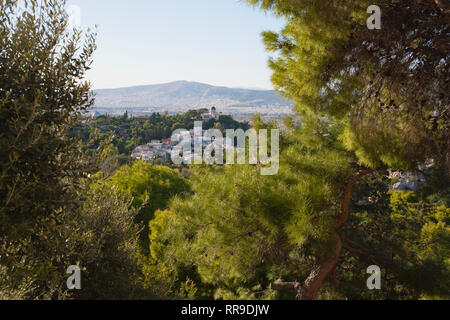 Griechenland, Attika, Athen, Blick über die Stadt von der Akropolis. Stockfoto