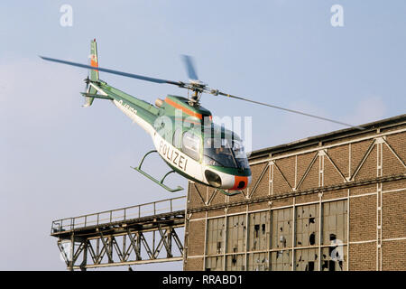 TATORT/Freunde/D 1986/Klaus Emmerich/Szene: Ein Hubschrauber der Polizei beim Anflug. 32911/Überschrift: TATORT/D 1986 Stockfoto