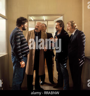 TATORT/Schwarzes 2002/D 1986/Dominik Graf/CHIEM VAN HOUWENINGE (Hänschen), SIEGFRIED WISCHNEWSKI (Heinz Mühlmann), ULRICH MATSCHOSS (kriminaloberrat Königsberg), Götz George (Schimanski) Götz George, Eberhard Feik (thanner) 32581/Überschrift: TATORT/D 1986 Stockfoto