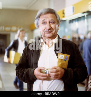 TATORT/Baranskis Geschäft/BRD 1985 / Jürgen Roland/Kommissar Delius (HORST BOLLMANN) 31869/Überschrift: TATORT/BRD 1985 Stockfoto