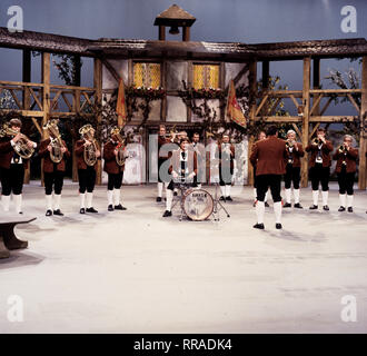 ORIGINAL KAPELLE EGERLAND, 90er Jahre. Eda/Volksmusik, Kapelle, 90 Äh, Tracht/Überschrift: ORIGINAL KAPELLE EGERLAND Stockfoto