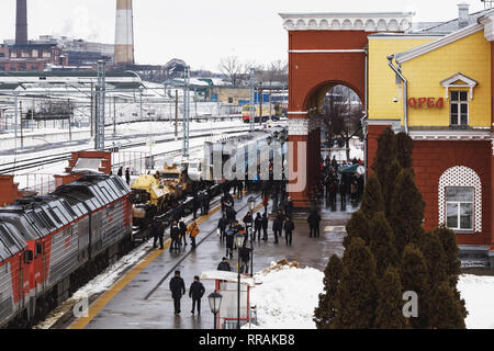 Orjol, Russland. 25. Feb 2019. Der Zug der militärisch-patriotischen yrian Bruch Aktion' mit erfassten militärischen Ausrüstung der Stadt Orel Credit besucht: Sergej CHAIKO/Alamy leben Nachrichten Stockfoto