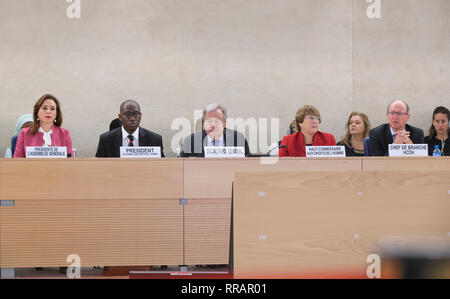 Genf, Schweiz. 25 Feb, 2019. Der Generalsekretär der Vereinten Nationen, Antonio Guterres (C) nimmt an der Eröffnung der 40. ordentlichen Sitzung des Menschenrechtsrates der Vereinten Nationen (UNHRC) in Genf, Schweiz, 25. Februar 2019. Der unhrc eröffnete seine 40. ordentliche Sitzung hier am Montag. Die Delegierten werden Aussagen von rund 100 hochrangige Würdenträger in den kommenden Wochen zu hören. Credit: Xu Jinquan/Xinhua/Alamy leben Nachrichten Stockfoto