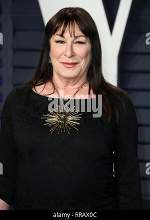 BEVERLY HILLS, Los Angeles, CA, USA - 24. Februar: Anjelica Huston kommt an der 2019 Vanity Fair Oscar Party im Wallis Annenberg Center für Darstellende Künste am Februar 24, 2019 in Beverly Hills, Los Angeles, Kalifornien, Vereinigte Staaten. (Foto von Xavier Collin/Image Press Agency) Stockfoto