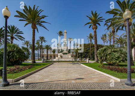 Cartagena, Murcia, Spanien; Februar 2017: Denkmal für die Helden der Cavite und Santiago de Cuba in der Nähe von der Promenade der Stadt Cartagena. Stockfoto