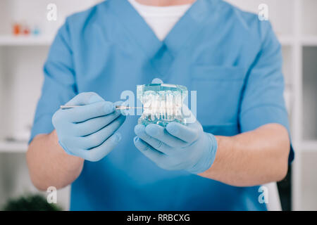 7/8-Ansicht von kieferorthopäden Haltebacken Modell in der Klinik Stockfoto