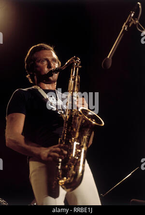 STAN GETZ/Der amerikanische Jazz-Musiker Stan Getz bei einem Konzert in den 1980er Jahren. US-amerikanischen Jazz Saxophonisten Stan Getz auf der Bühne, 1980er Jahre. /Überschrift: Stan Getz Stockfoto