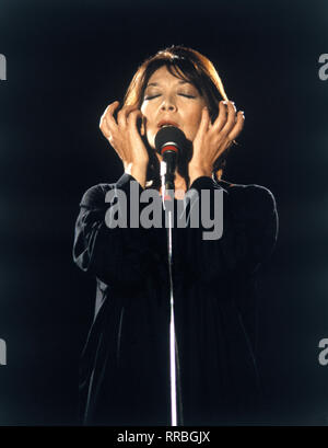 La Grande Dame des Chansons: Juliette Greco (* 7. Februar 1927 in Montpellier, Languedoc-Roussillon), Porträt: 1980/Überschrift: Juliette Greco Stockfoto