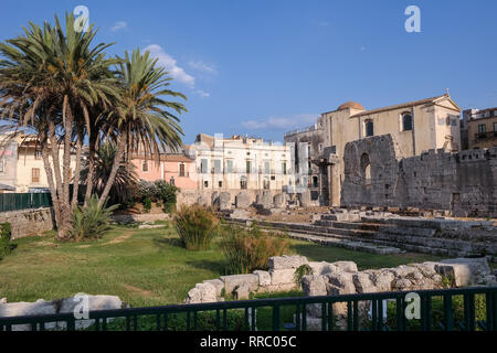 Tempel des Apollo oder apollonion Ruinen ist eine der wichtigsten antiken griechischen Monumenten oder historische Orte auf der Insel Ortygia in Syrakus, Sizilien, Italien. Stockfoto