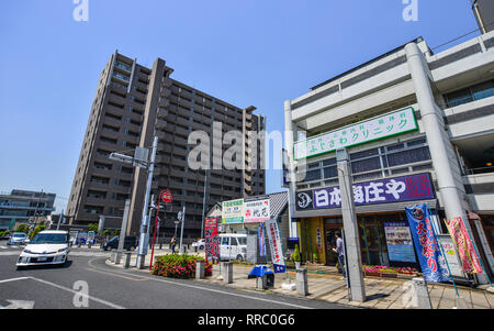 Tokio, Japan - 20. Mai 2017. Straße von Tokio, Japan. Utsunomiya ist das kommerzielle und industrielle Zentrum der Präfektur Tochigi. Stockfoto