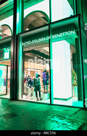 Benetton Store auf der Oxford Street, London, England, Großbritannien Stockfoto