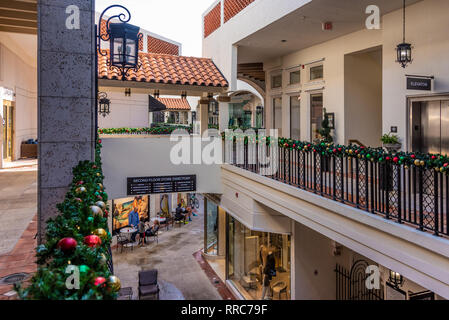 Die Esplanade auf der Worth Avenue in Palm Beach, Florida. (USA) Stockfoto