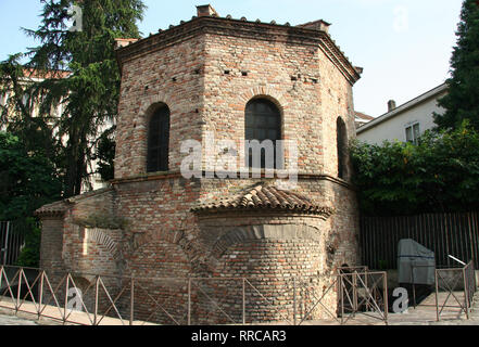 Italien. Ravenna. Arian Baptisterium. Von Theoderich der Große 5.-6. Jh. errichtet. Exterieur. Die frühen Christen. Stockfoto