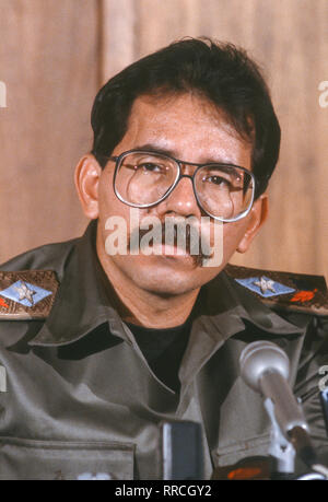 CARACAS, Venezuela - Februar 3, 1989: Daniel Ortega, Präsident von Nicaragua, in der Pressekonferenz. Stockfoto