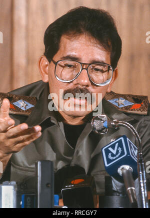 CARACAS, Venezuela - Februar 3, 1989: Daniel Ortega, Präsident von Nicaragua, in der Pressekonferenz. Stockfoto