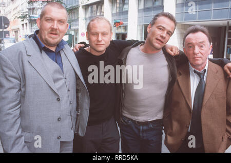 TATORT/Quartett in Leipzig/vier Kommissare und zwei Todesfälle - das Quartett in Leipzig: Dietmar Bär (Schenk), BERND MICHAEL LADE (Kain), Klaus J. Behrendt (ballauf) und Peter Sodann (Ehrlicher)/V/26 DFATatort/Überschrift: TATORT/Deutschland 2000 Stockfoto