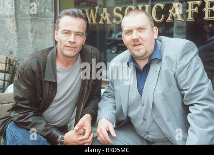 TATORT/Quartett in Leipzig/Da acht Augen besser sehen als vier, wird aus den Nummern-oper Duos ein Quartett... /Ballauf (Klaus J. Behrendt), Schenk (Dietmar Bär)/N/, 26 DFAtatort3/Überschrift: TATORT/D2000 Stockfoto