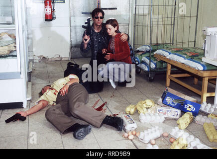 ALPHAMANN - Martin Buchmüller (Tobias Moretti) mit seiner Tochter Katrin (LAURA SYNIAWA), und seine geschiedene Frau das Sorgerecht erstritten hat... Regie: Thomas Jauch aka. 1. Amok/Überschrift: ALPHAMANN/BRD 1999 Stockfoto