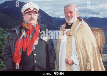 JEDEN DRITTEN SONNTAG - Arthur Burger, Mitte 40, Versicherungsangestellter, lebt mit seiner Frau Verena und Sohn Erwin in einer Kleinstadt am See. Alles scheint perfekt, doch da gibt es einen dunklen Punkt in Burger Vergangenheit.... Bild: ERHARD KOREN, Dietmar Schönherr aka. Fernsehfilm von Leopold Huber/Überschrift: Jeden dritten Sonntag/AUT/Schweiz Stockfoto