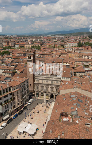 Bild vertikal vom Turm oben Palazzo Pubblico in Siena, Italien Stockfoto