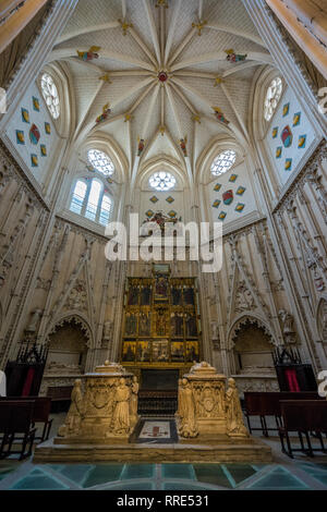 Toledo, Kastilien la Mancha, Spanien - 04 April, 2017: die Kathedrale von Toledo, Kapelle des Hl. Jakobus (Capilla de Santiago) Gotische Lehmfußböden stil Grabkapelle Stockfoto